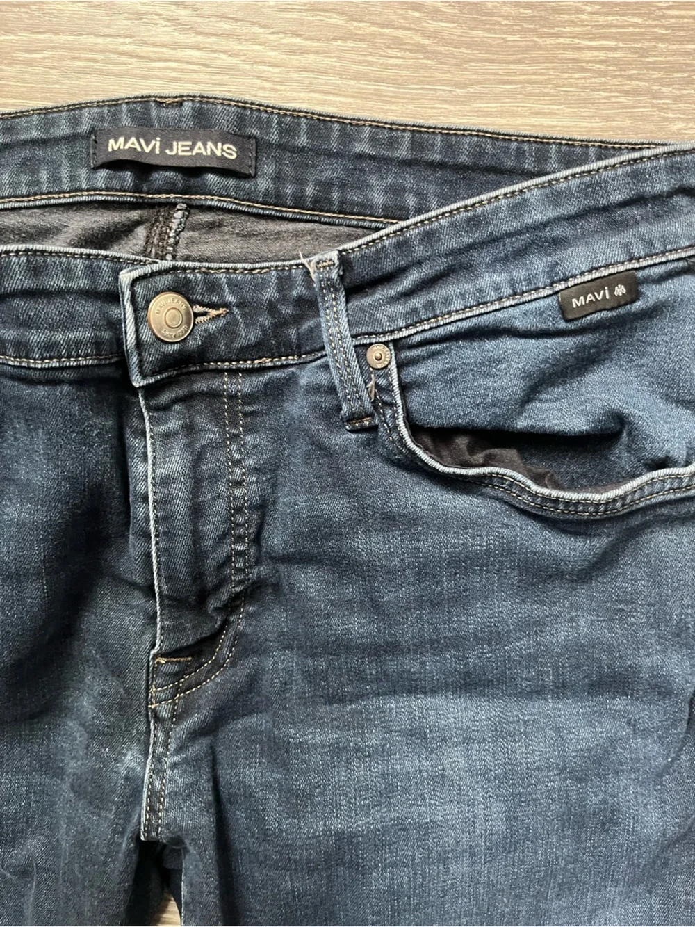 Mavi Medium Wash Straight Leg Denim Classic Preppy Blue Jeans Size 34” X 32”